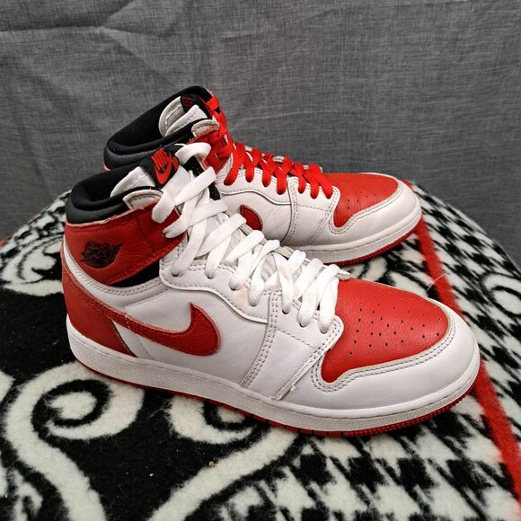 %Size 6.5Y Nike Boys Air Jordan 1 High OG Red White AJ27
